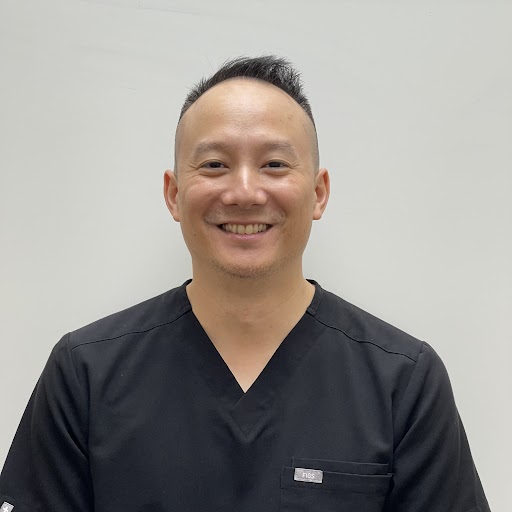 Dr. Robert La, chiropractor at Fountain Valley Chiropractic